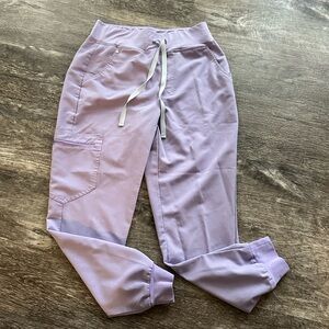 Figs Zamora joggers in limited edition lavender dew